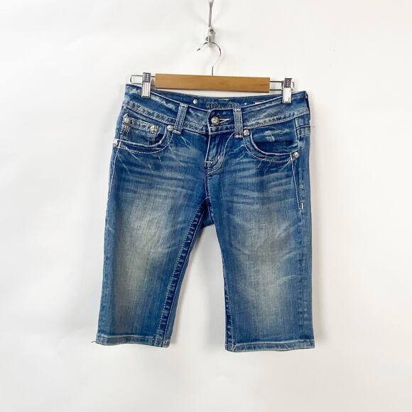 Miss Me US 26 Womens Blue JE5002M54 Rhinestone Mid Rise Denim Bermuda Short - Picture 2 of 9